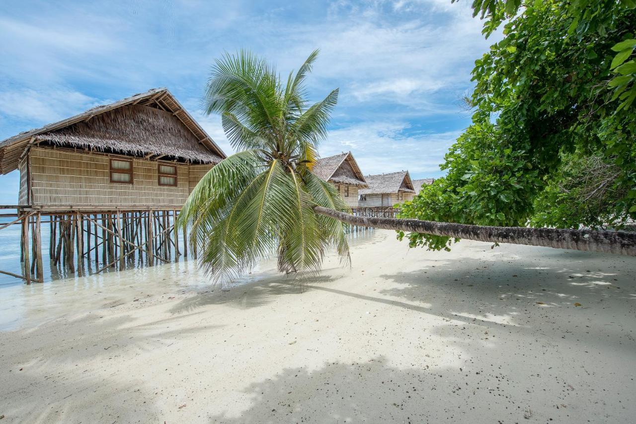 Papua Paradise Eco Resort Pulau Birie ภายนอก รูปภาพ